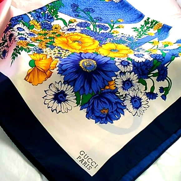 Gucci Ladies Silk Scarf--  33.5 X 34 Accessories - Gucci Royal Ascot Hat Racing Stirrups Themed Silk